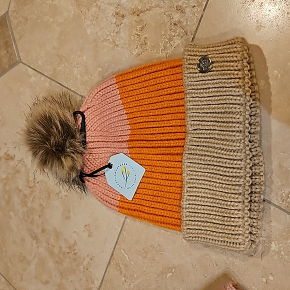 Rock Flower Paper Chelsea Scarf & Beanie - Picture 2 of 3